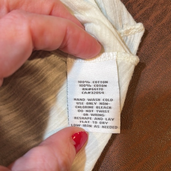 URBAN OUTFITTER’S “Kimchi Blue” Precious Cream Top with Crochet Lace Trim Size L - Picture 9 of 9